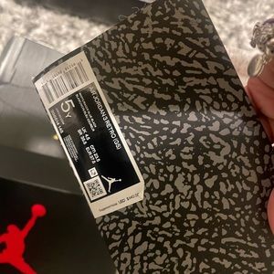 Jordan retro 4 never worn